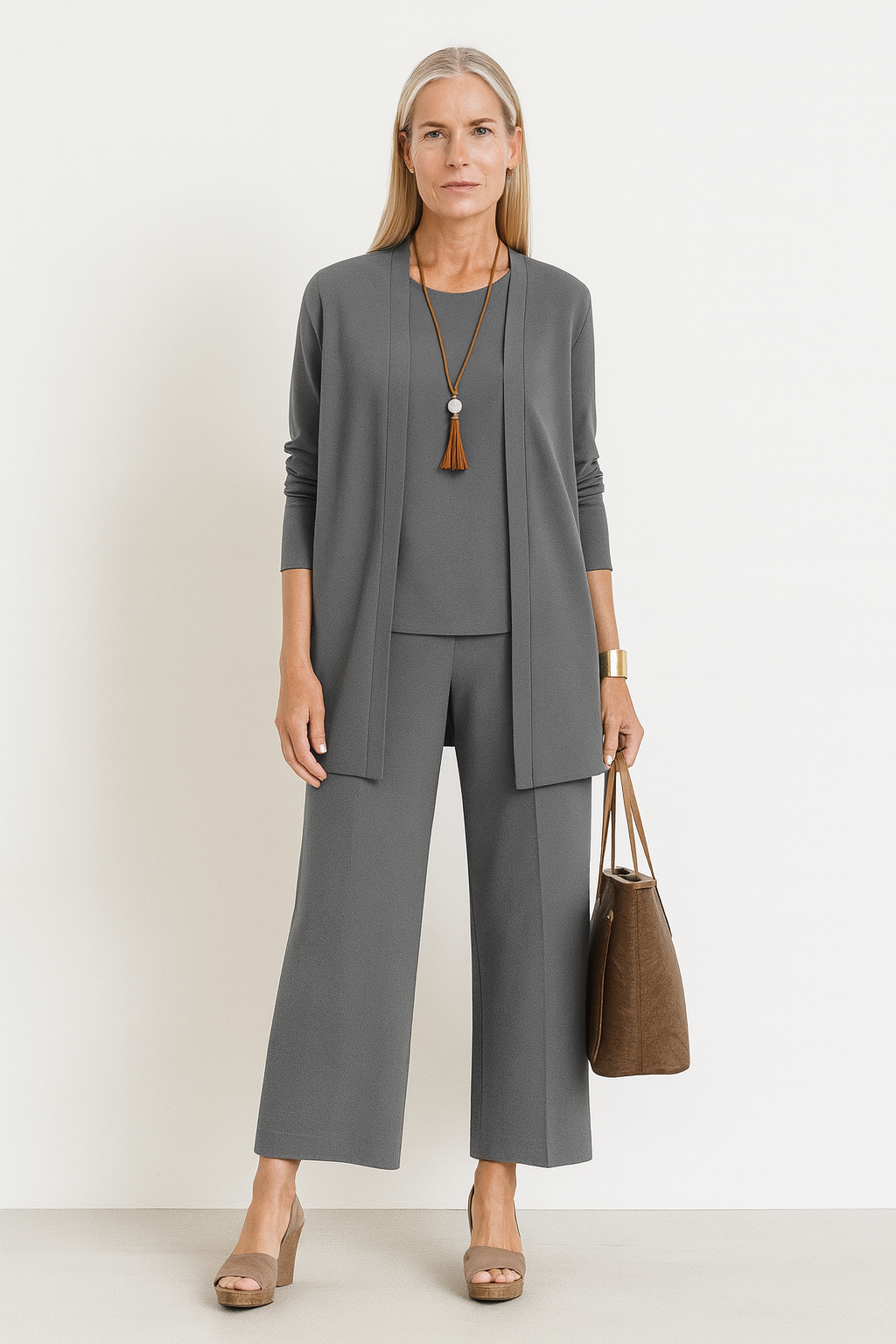 Elegant 3-piece set featuring a timeless design, perfect for versatile styling in any wardrobe. 0
