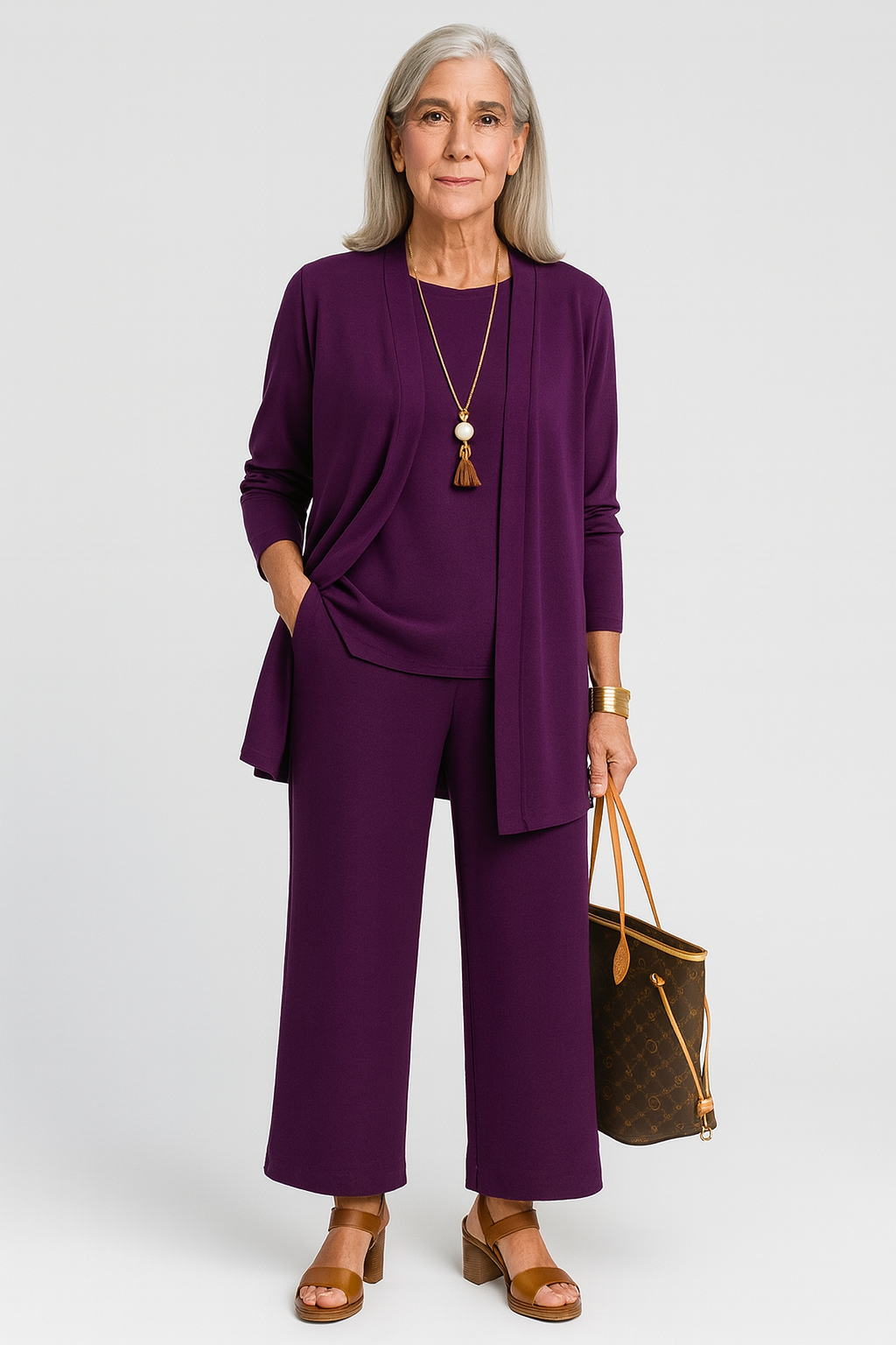 Elegant 3-piece set featuring a timeless design, perfect for versatile styling in any wardrobe. 4