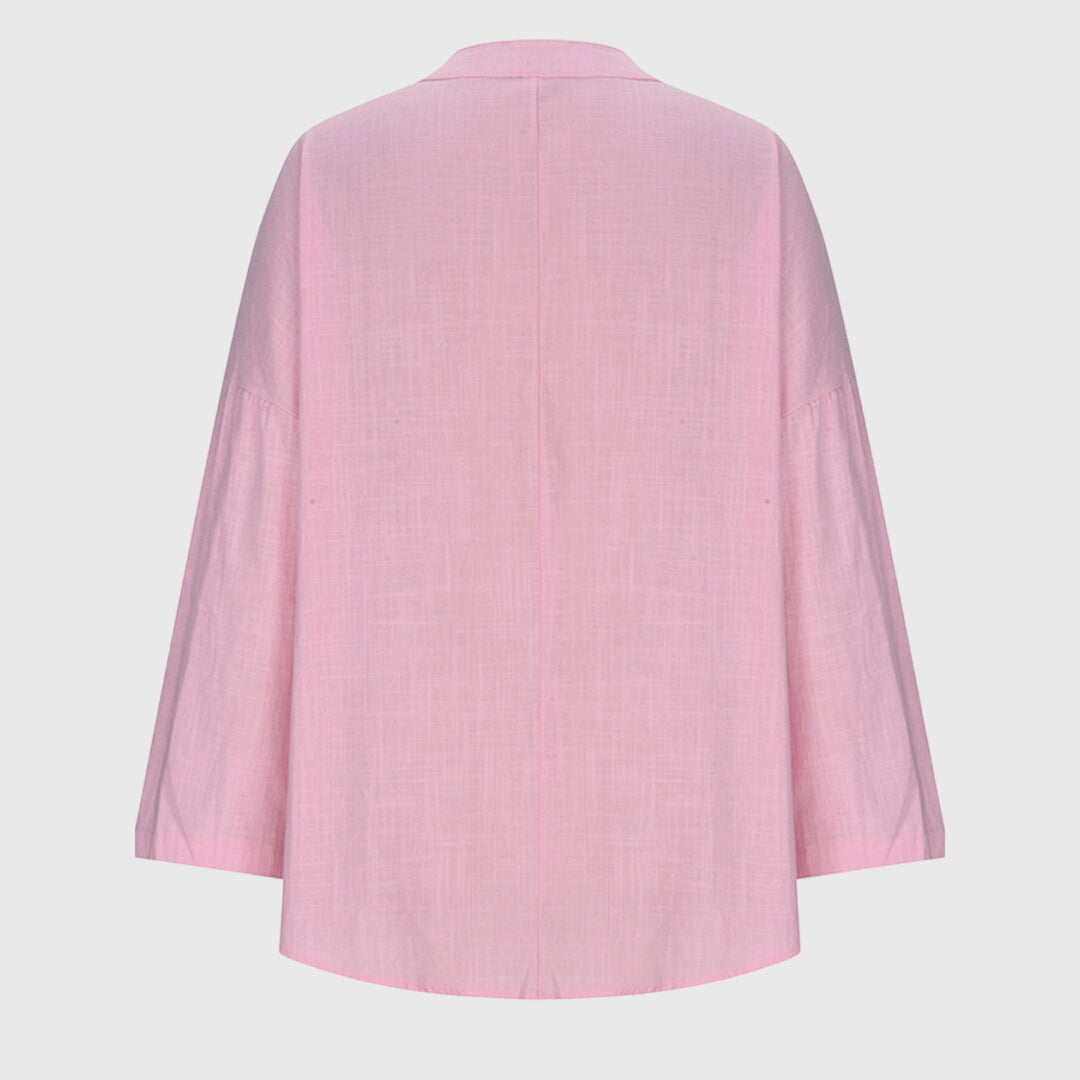 Flowy beach shirt featuring an elegant design and relaxed fit, perfect for summer outings; made from breathable fabric for ultimate comfort. 7