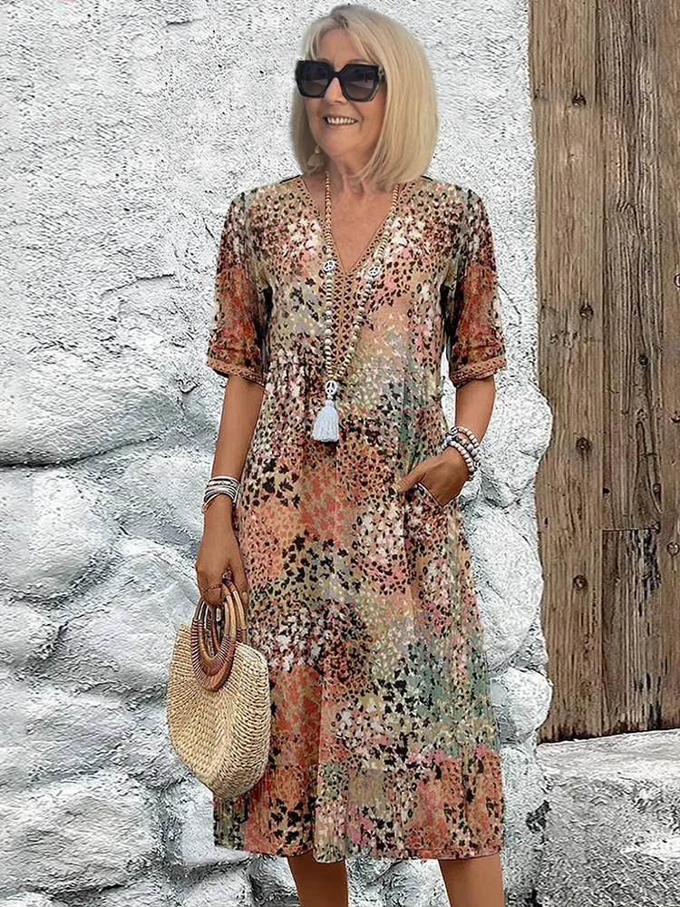 Knee-Length Summer Dress with V-Neck and Floral Pattern – Soft Fabric and Side Pockets 4