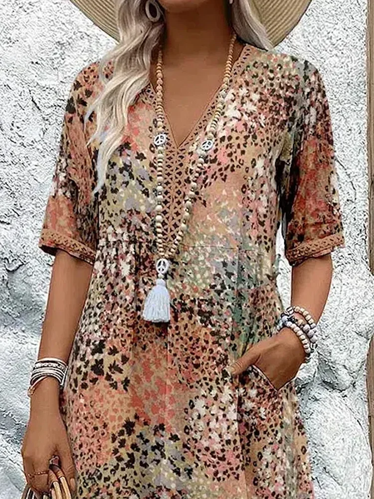 Knee-Length Summer Dress with V-Neck and Floral Pattern – Soft Fabric and Side Pockets 5