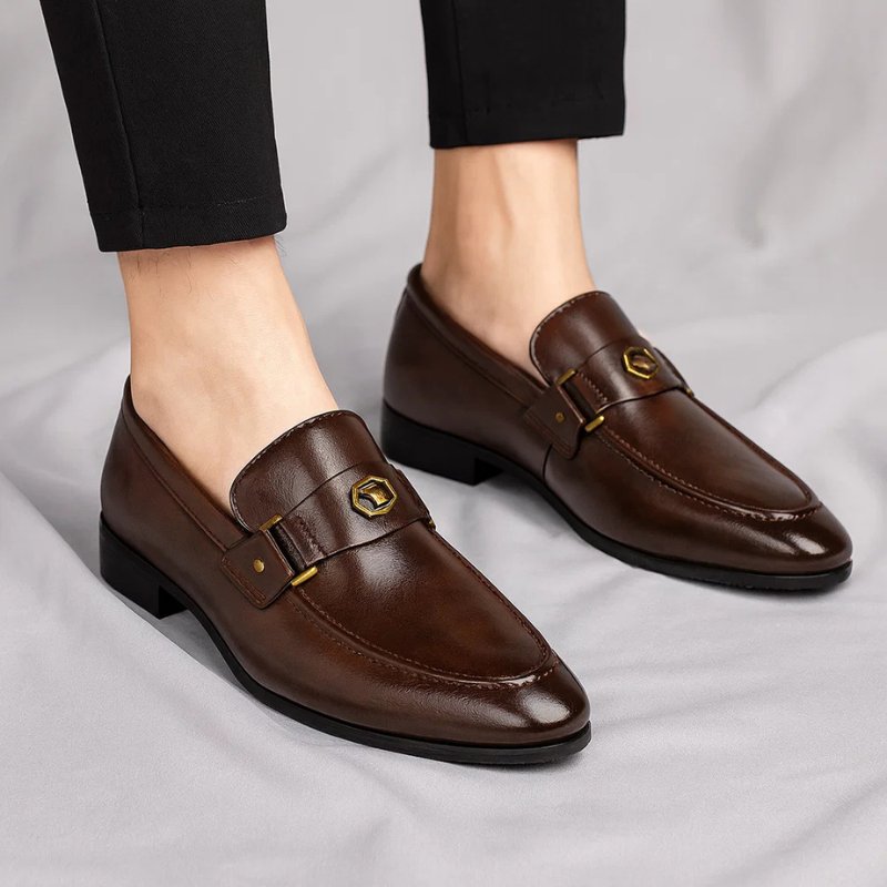 Men's Italian leather loafers in black featuring a slip-on design and cushioned footbed for comfort, perfect for stylish casual or formal occasions. 3