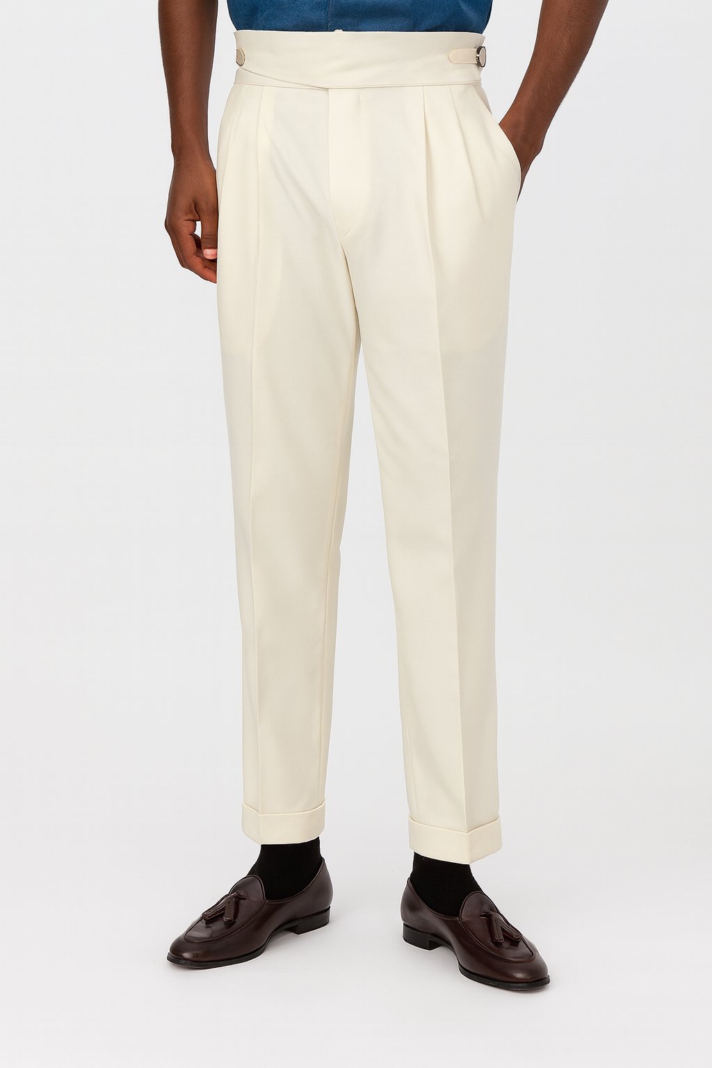 Men's high-waisted straight-leg pants featuring a comfortable drawstring waist and practical side pockets, made from a soft cotton blend. 0