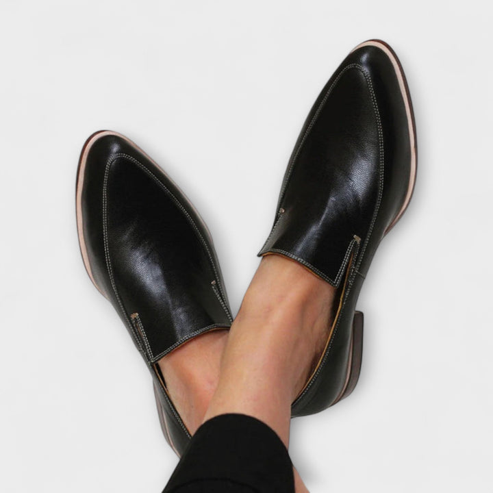 Orthopedic loafers designed for all-day comfort and timeless elegance, featuring a versatile style suitable for various occasions. 0