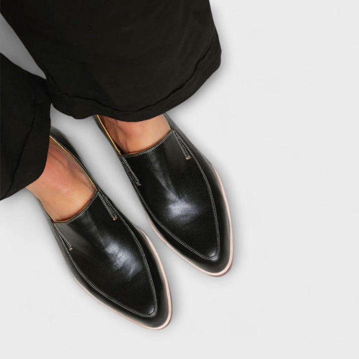 Orthopedic loafers designed for all-day comfort and timeless elegance, featuring a versatile style suitable for various occasions. 1