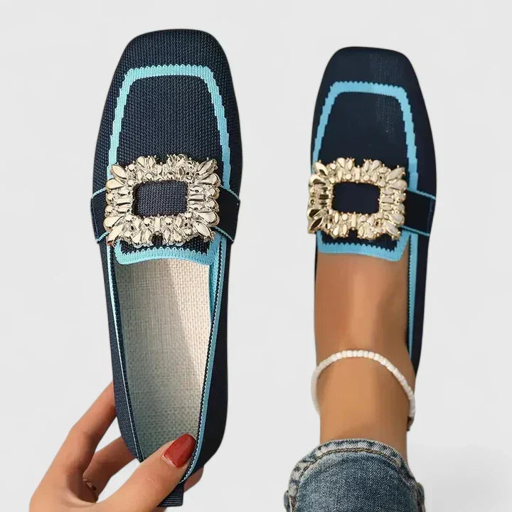 Orthopedic loafers featuring cushioned support and a timeless design, perfect for comfort and style. 1