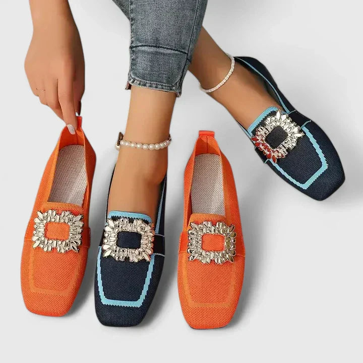 Orthopedic loafers featuring cushioned support and a timeless design, perfect for comfort and style. 2