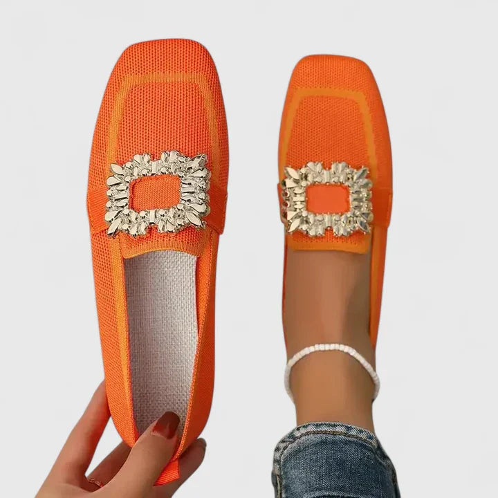 Orthopedic loafers featuring cushioned support and a timeless design, perfect for comfort and style. 4