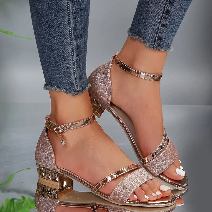 Orthopedic sandals featuring an adjustable closure and ergonomic design for breathable comfort, ideal for foot support and all-day wear. 3