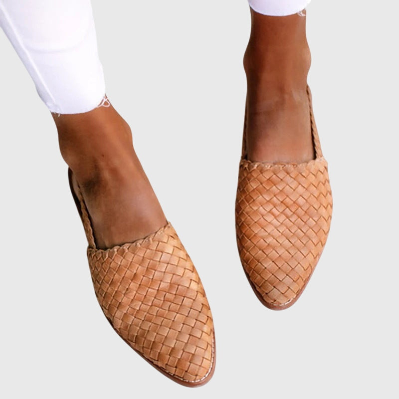 Orthopedic sandals featuring a three-arch support system designed for maximum comfort and pain relief, ideal for casual wear. 0
