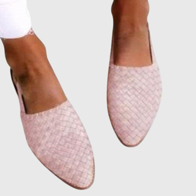 Orthopedic sandals featuring a three-arch support system designed for maximum comfort and pain relief, ideal for casual wear. 4