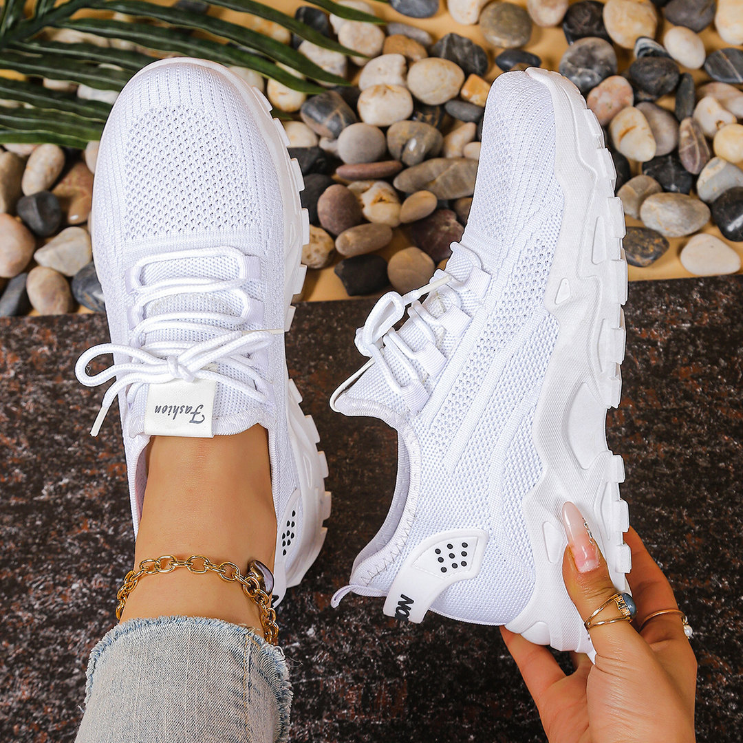 Orthopedic sneakers featuring arch support and shock-absorbing soles, designed with a wide toe box for enhanced comfort and stability. 6