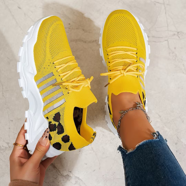 Orthopedic sneakers featuring arch support and shock-absorbing soles, designed with a wide toe box for enhanced comfort and stability. 7