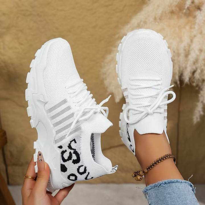 Orthopedic sneakers featuring arch support and shock-absorbing soles, designed with a wide toe box for enhanced comfort and stability. 8
