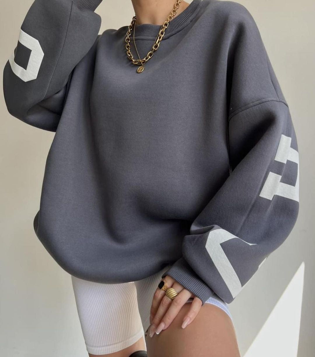 Oversized Sweaters for Women with Ultra-Soft Fabric and Elegant Round Neck – Cozy Casual Winter Style 4
