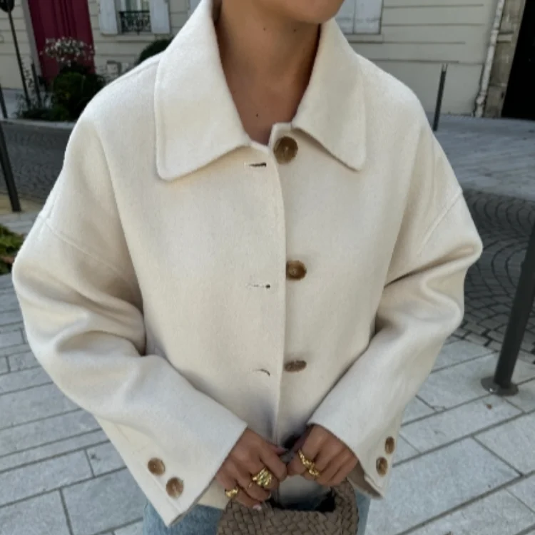 Women’s Collared Cropped Coat