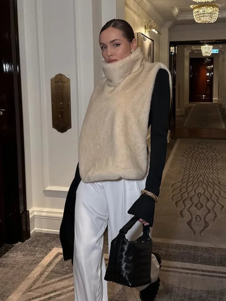 Women's Faux Fur Crop Vest with Turtleneck – Elegant Sleeveless Winter Layering Piece 3