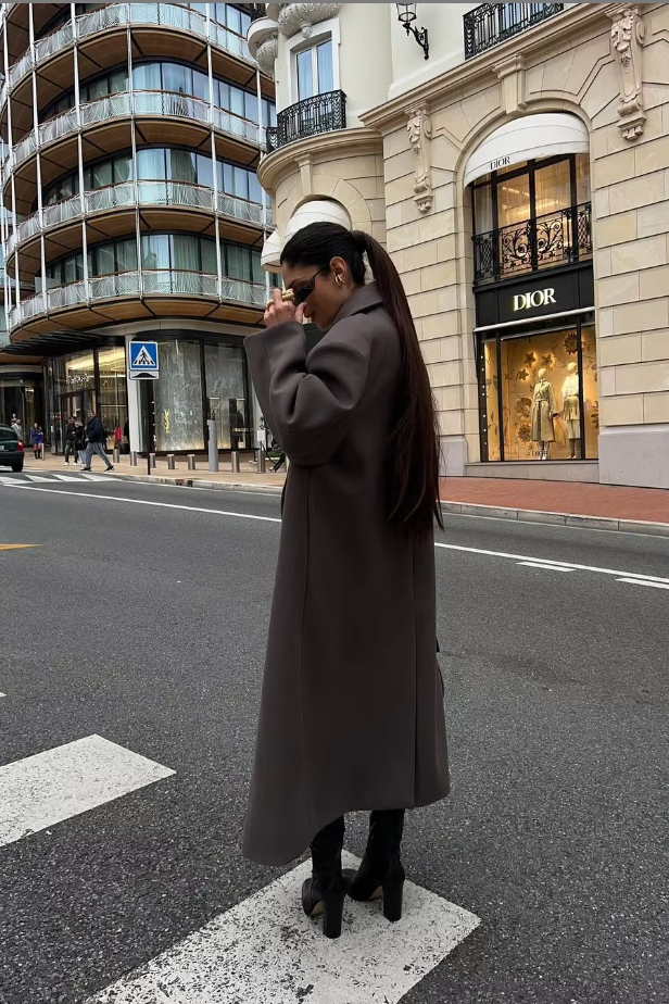 Women’s Full-Length Coat with Structured Collar