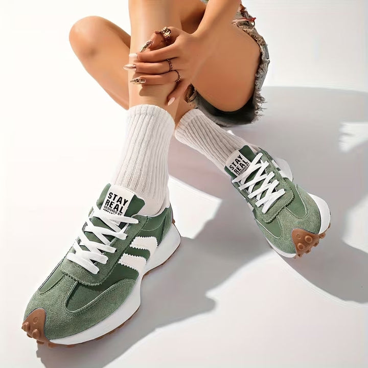 Women's Sneakers with Arch Support and Chunky Platform Sole – Retro Lace-Up White Casual Trainers 1