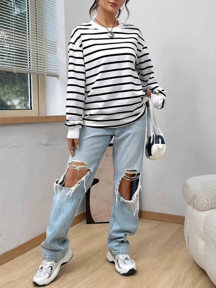 Women's Striped Sweatshirt with Comfortable Fit – Nautical Style Oversized Sweatshirt in Black/White and Blue/White 2
