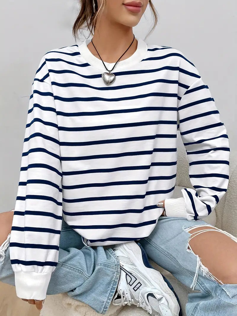Women's Striped Sweatshirt with Comfortable Fit – Nautical Style Oversized Sweatshirt in Black/White and Blue/White 3