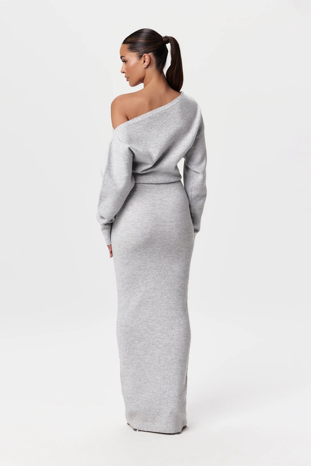 Women's Sweater Dress with Relaxed Fit – Soft Knit Fabric for Casual or Elegant Style 2